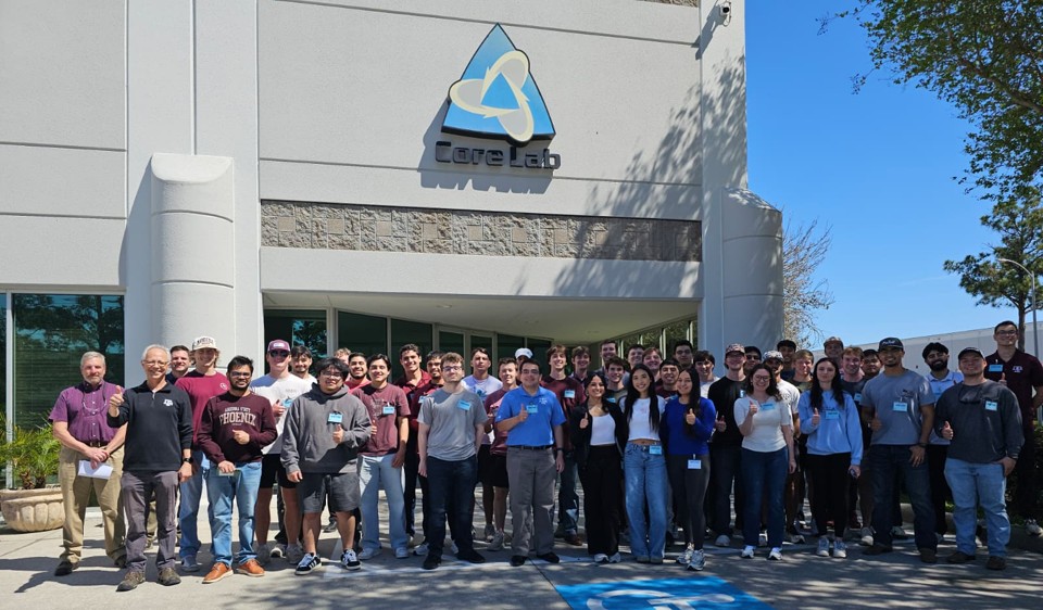 Group photo during PETE 310 field trip